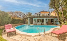 Villa Surphinia By Interhome